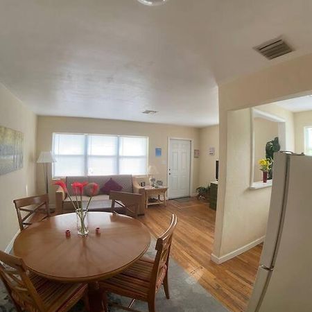 Private One-Bedroom 6 -Directly Across From Beach St. Pete Beach Eksteriør billede