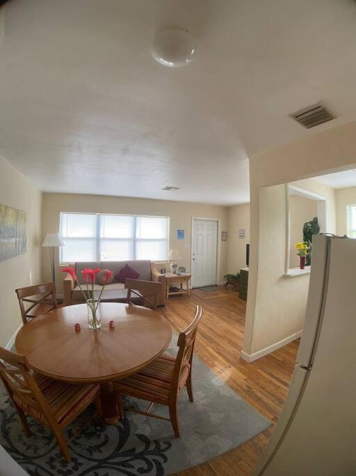 Private One-Bedroom 6 -Directly Across From Beach St. Pete Beach Eksteriør billede